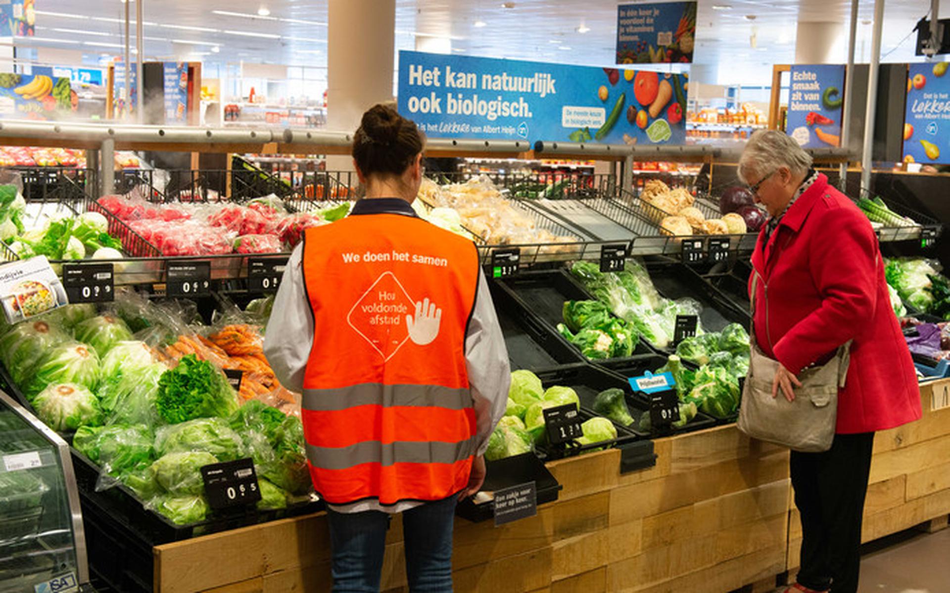 Personeel Van Supermarkten Als Albert Heijn, Jumbo En Lidl Is ...